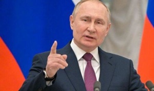 Vladimir Poutine explique que les réductions de la production pétrolière russe visent à soutenir les prix mondiaux