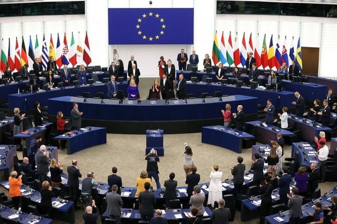 Les eurodéputés remettent en cause la présidence hongroise de l’UE