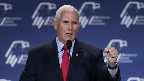 Élections américaines : Mike Pence annonce sa candidature et affrontera Donald Trump