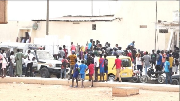 Drame aux Parcelles Assainies U26 : Un Vieux tué par un agresseur, son bourreau rattrapé et lynché par la foule Drame aux Parcelles Assainies U26 : Un Vieux tué par un agresseur, son bourreau rattrapé et lynché par la foule