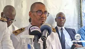 Ziguinchor :Le préfet Chérif Mahamadou Blondin Ndiaye interdit la vente à la sauvette d'objets tranchants