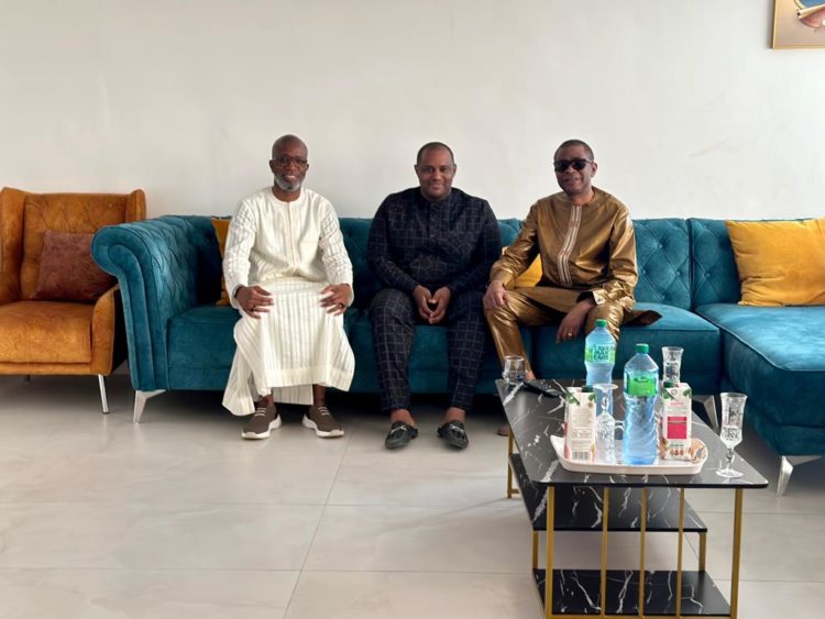 Soutien à Walfadjri : Youssou Ndour chez Cheikh Niass