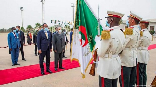 Changer d'hymne national, un symbole fort
