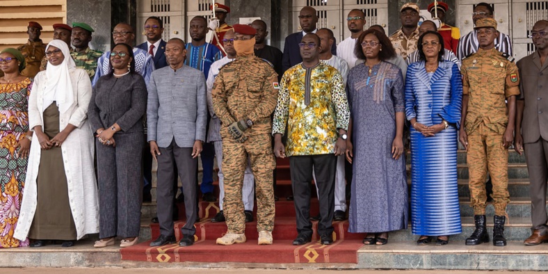 Burkina : le gouvernement en partie remanié, 4 ministres sur le départ Burkina : le gouvernement en partie remanié, 4 ministres sur le départ