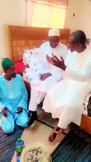 Le Professeur Papis Ndoye, PCA du Fongip, en visite chez le Khalif Serigne Mounirou Ndieguene Le Professeur Papis Ndoye, PCA du Fongip, en visite chez le Khalif Serigne Mounirou Ndieguene