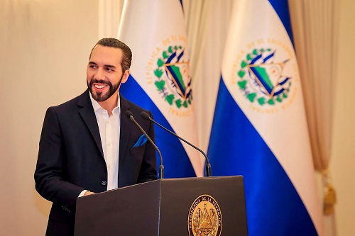 SALVADOR :  Le “plan pervers” de Bukele pour un second mandat, interdit par la Constitution