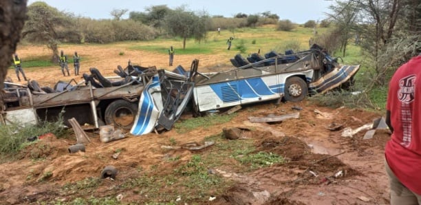 Accident à Louga : La voiture  transportait 76 passagers, au lieu des 60 réglementaires