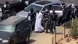 Ousmane sonko arrêté par la gendarmerie
