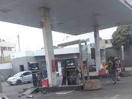 Les stations - service Total en grève pour 72 h Les stations - service Total en grève pour 72 h
