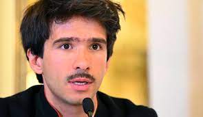 Le signalement du Quai d'Orsay contre Juan Branco classé au Sénégal Le signalement du Quai d'Orsay contre Juan Branco classé au Sénégal