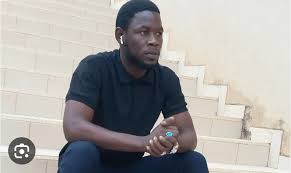 Grève de la faim : l'activiste Pape Abdoulaye Touré a été évacué d’urgence à l’hôpital Principal de Dakar. Grève de la faim : l'activiste Pape Abdoulaye Touré a été évacué d’urgence à l’hôpital Principal de Dakar.