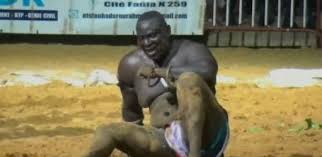 Lutte avec frappe : Cinquième défaite consécutive pour Baye Mandione Lutte avec frappe : Cinquième défaite consécutive pour Baye Mandione