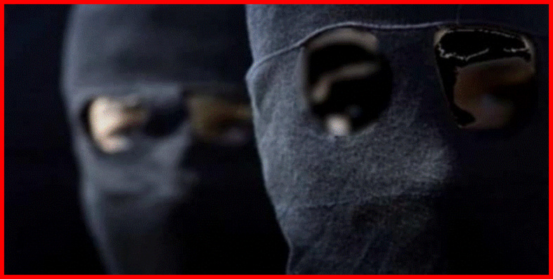 Braquage à Kédougou : ont dépouillé des passagers d’un véhicules de leurs téléphones portables, de leur argent et d’autres objets de valeur. Braquage à Kédougou : ont dépouillé des passagers d’un véhicules de leurs téléphones portables, de leur argent et d’autres objets de valeur.