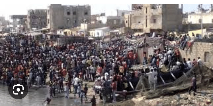 Drame pirogue à Fass Boye:  Des jeunes en colère saccagent des édifices publics Drame pirogue à Fass Boye:  Des jeunes en colère saccagent des édifices publics