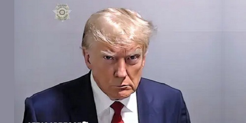 Trump a empoché plus de 7 millions de dollars après la publication de sa photo en prison