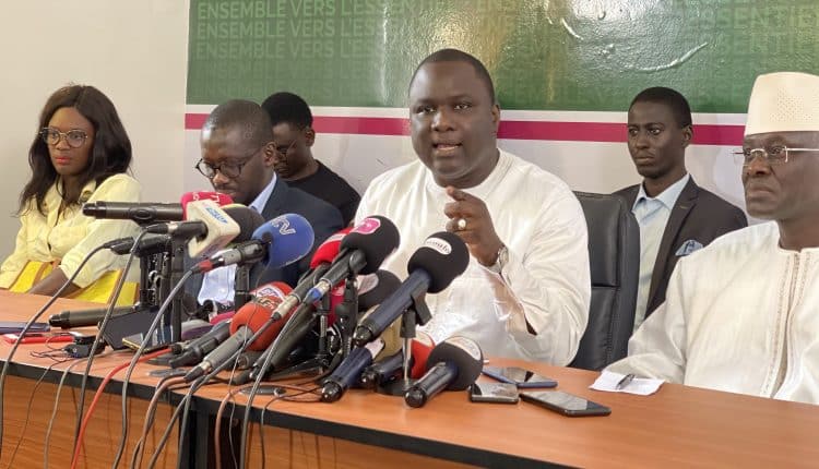 Yewi Askanwi: Cheikh Youm élu nouveau président de la conférence des Leaders. Yewi Askanwi: Cheikh Youm élu nouveau président de la conférence des Leaders.