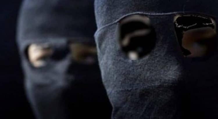 Cambriolage à Kaolack :des individus encagoulés ont dérobé un coffre-fort contenant la somme de huit millions de FCFA dans deux magasins du marché de Ndiédieng Cambriolage à Kaolack :des individus encagoulés ont dérobé un coffre-fort contenant la somme de huit millions de FCFA dans deux magasins du marché de Ndiédieng