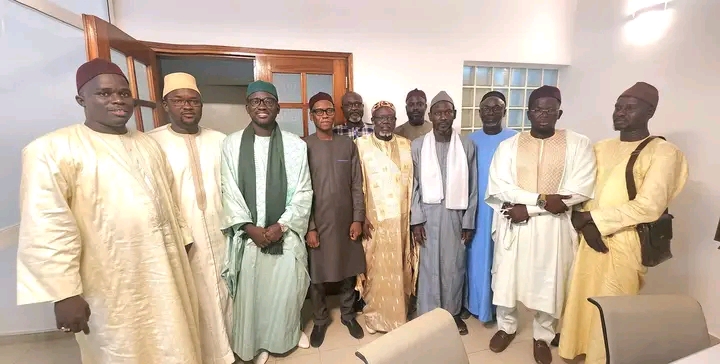 Affaire Oustaz Oumar Sall : le collectif international des talibés Cheikh a décidé de pardonner au prêcheur. Affaire Oustaz Oumar Sall : le collectif international des talibés Cheikh a décidé de pardonner au prêcheur.