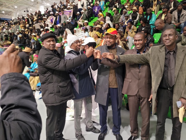 Mega Meeting de la DIASPORA sénégalaise de France pour l'investiture du candidat Amadou BA, avec la forte mobilisation du Collectif des Mécontents...