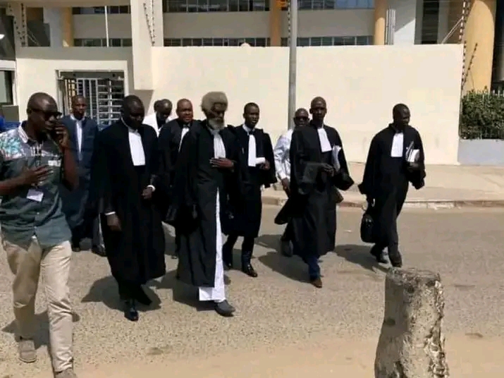 DGE: le collectif des avocats de Sonko réagit à travers un communiqué