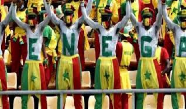 Insolite Can 2023: la délégation sénégalaise constate une présence fréquente de prostituées devant son logement, accompagnée de propositions de relations sexuelles gratuites.