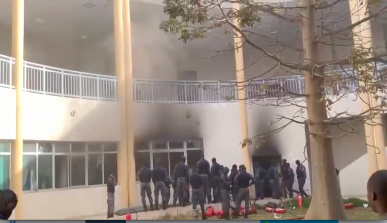 Incendie au tribunal de Dakar : L'hypothèse accidentelle privilégiée, l'auteure identifiée Incendie au tribunal de Dakar : L'hypothèse accidentelle privilégiée, l'auteure identifiée