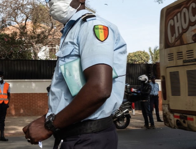 Usurpation de fonction: Un faux policier arrêté aux Parcelles Assainies