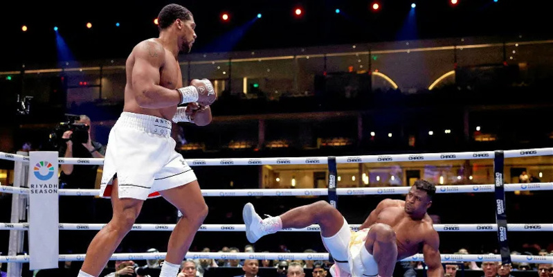 Défaite par KO de Francis Ngannou face à Anthony Joshua en boxe