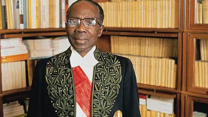 Le Sénégal Achète les Livres de Senghor et Prévoit l'Ouverture d'un Musée en Son Honneur Le Sénégal Achète les Livres de Senghor et Prévoit l'Ouverture d'un Musée en Son Honneur