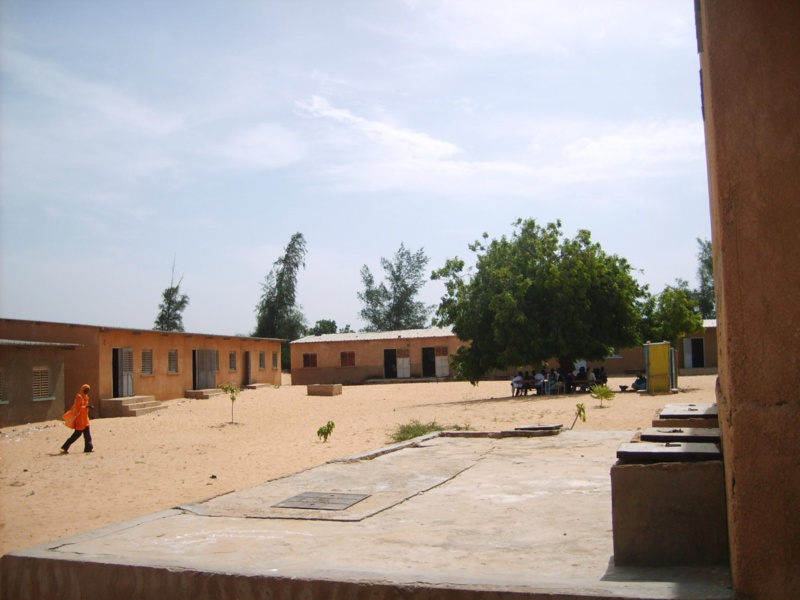 Affaire au Lycée Médina Fall de Thiès : Libération de l'élève de 4ème impliqué dans l'incident avec son professeur d'anglais Affaire au Lycée Médina Fall de Thiès : Libération de l'élève de 4ème impliqué dans l'incident avec son professeur d'anglais