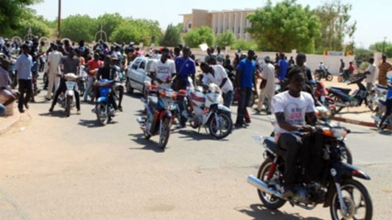 Manifestation à Saly : Arrestation et défèrement de 13 conducteurs de Motos Jakarta Manifestation à Saly : Arrestation et défèrement de 13 conducteurs de Motos Jakarta