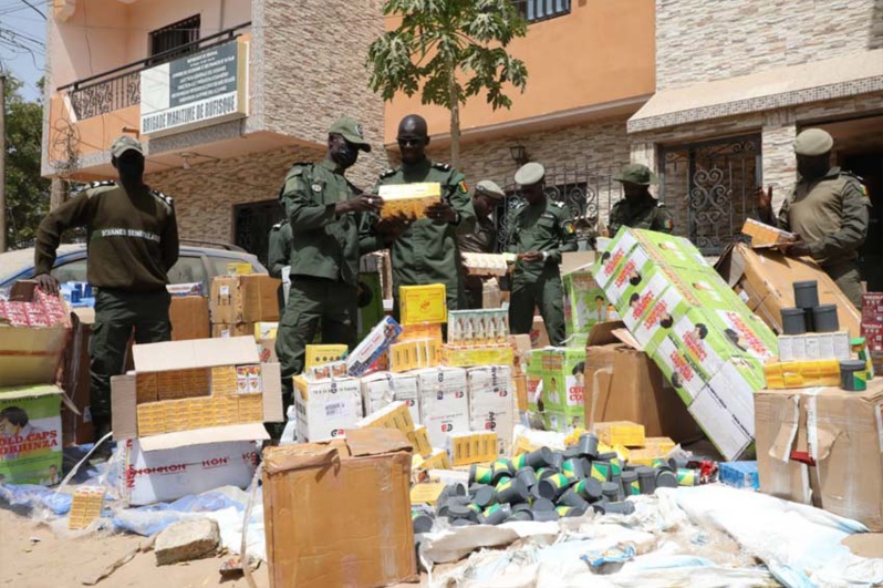 Saisie record à Mbodiène : Faux médicaments d'une valeur de 403 millions de francs CFA interceptés Saisie record à Mbodiène : Faux médicaments d'une valeur de 403 millions de francs CFA interceptés