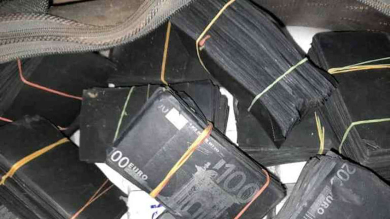 Billets noirs saisis au Sud et à Thiès: Plus de 7 milliards de F CFA par la Douane Billets noirs saisis au Sud et à Thiès: Plus de 7 milliards de F CFA par la Douane