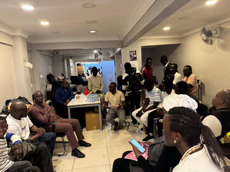 Message du Maire de Thiès à la suite de sa rencontre avec les Sénégalais d'Istanbul Message du Maire de Thiès à la suite de sa rencontre avec les Sénégalais d'Istanbul