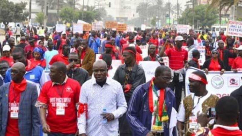 Meurtre de l'enseignant Alain Kaly à Thiès : Le Sadef appelle à une journée de deuil national ce jeudi Meurtre de l'enseignant Alain Kaly à Thiès : Le Sadef appelle à une journée de deuil national ce jeudi