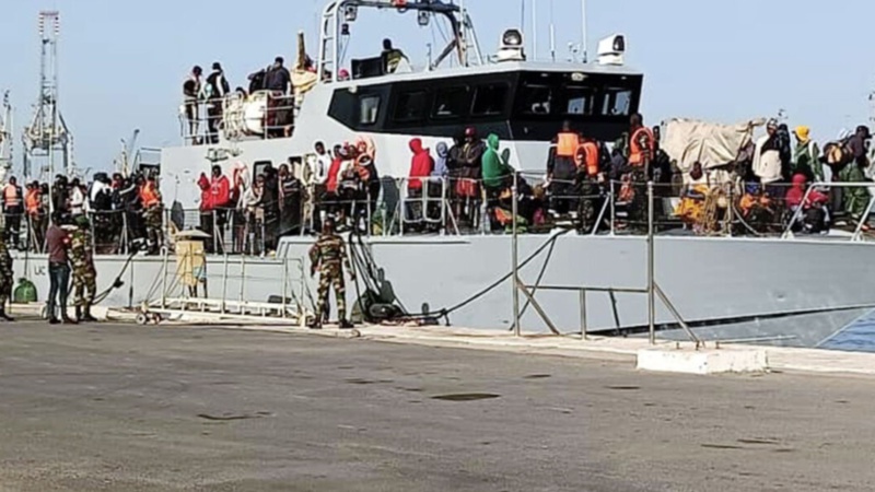 Intervention de la Marine Nationale : Plus de 200 migrants interceptés au large de Dakar Intervention de la Marine Nationale : Plus de 200 migrants interceptés au large de Dakar