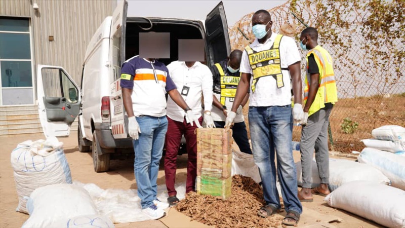 Saisie Inédite de Cocaïne à l’AIBD : Un Coup de Filet Spectaculaire des Douanes Sénégalaises