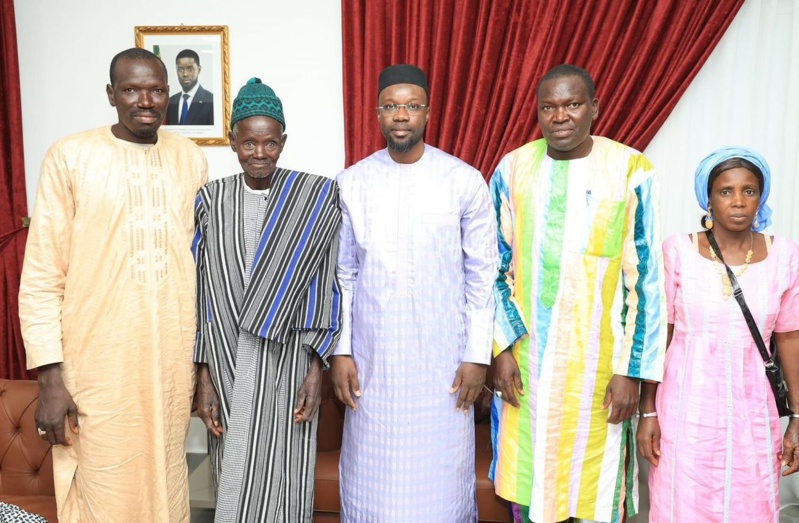 Conflit Foncier : Le Premier Ministre Ousmane Sonko Reçoit une Délégation de Ndenglér Conflit Foncier : Le Premier Ministre Ousmane Sonko Reçoit une Délégation de Ndenglér