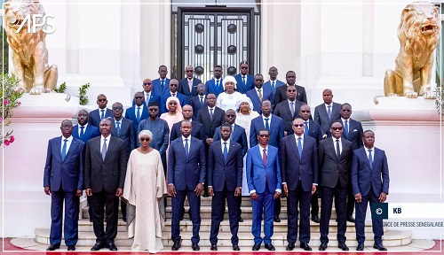 LE COMMUNIQUÉ DU CONSEIL DES MINISTRES DU MERCREDI 26 JUIN 2024 LE COMMUNIQUÉ DU CONSEIL DES MINISTRES DU MERCREDI 26 JUIN 2024