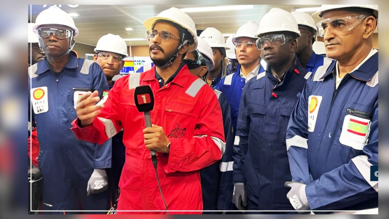 Exploitation Gazière : Birame Souleye Diop et son Homologue Mauritanien Visitent le Navire FPSO du Projet GTA Exploitation Gazière : Birame Souleye Diop et son Homologue Mauritanien Visitent le Navire FPSO du Projet GTA