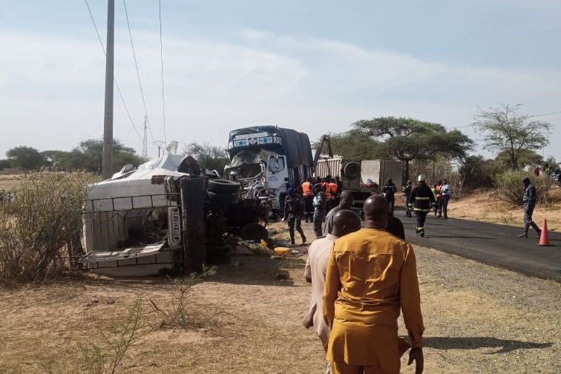 Accident Mortel entre Ndoulo et Khourou Mbacké : Un Minicar Percuté par un Camion Fait Plusieurs Victimes Accident Mortel entre Ndoulo et Khourou Mbacké : Un Minicar Percuté par un Camion Fait Plusieurs Victimes