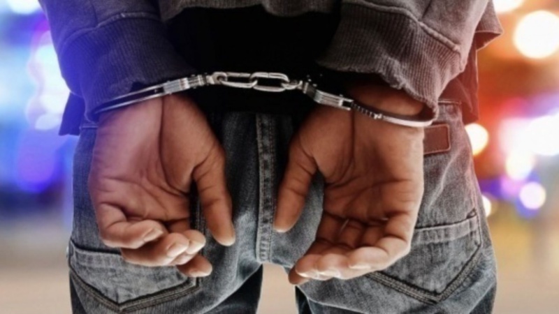 Intervention Spectaculaire des Forces de l'Ordre : Interpellation de Malfaiteur à Thiès Intervention Spectaculaire des Forces de l'Ordre : Interpellation de Malfaiteur à Thiès