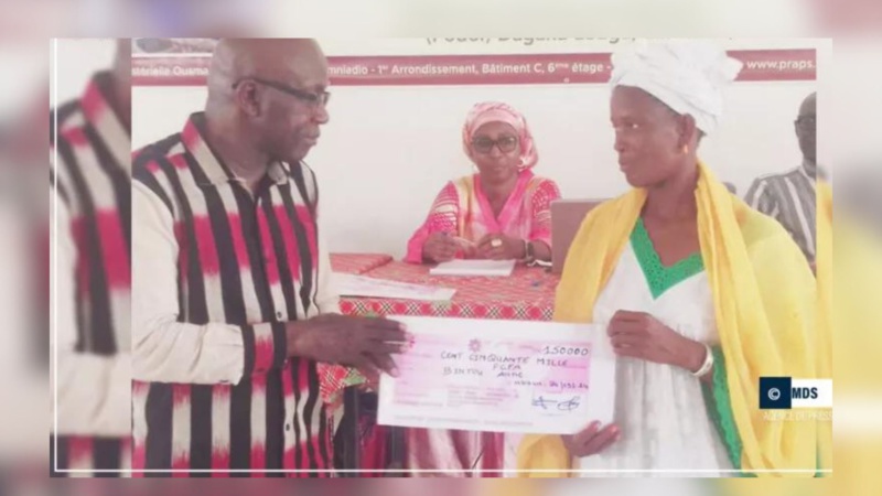 Financements octroyés à 52 jeunes et femmes vulnérables de Ndioum pour des activités génératrices de revenus Financements octroyés à 52 jeunes et femmes vulnérables de Ndioum pour des activités génératrices de revenus
