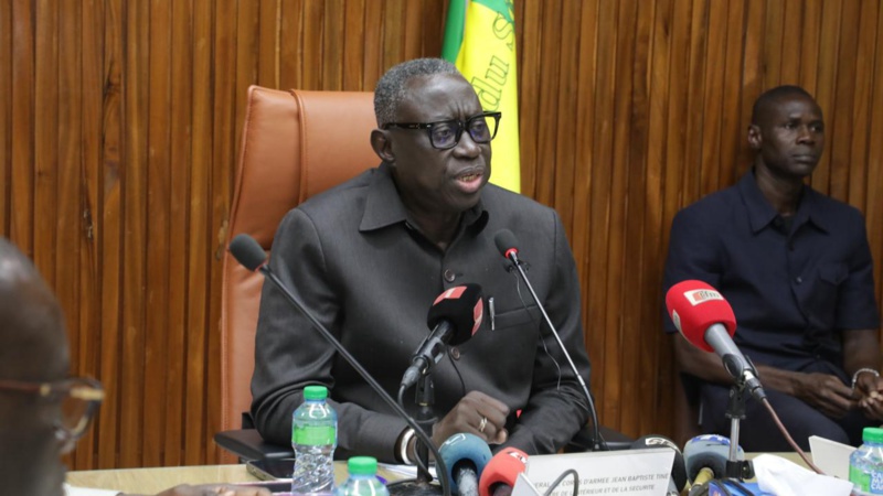 Jean Baptiste Tine appelle à une coopération renforcée pour lutter contre l'émigration irrégulière Jean Baptiste Tine appelle à une coopération renforcée pour lutter contre l'émigration irrégulière