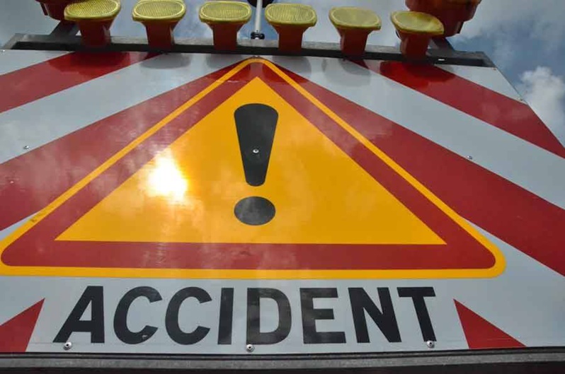 Accident tragique à Tobor : une jeune fille perd la vie après avoir été percutée par un minibus Accident tragique à Tobor : une jeune fille perd la vie après avoir été percutée par un minibus