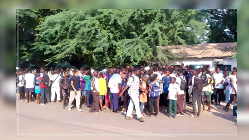 Sédhiou : Grève des élèves du lycée Balla Moussa Daffé pour un professeur d’Économie générale Sédhiou : Grève des élèves du lycée Balla Moussa Daffé pour un professeur d’Économie générale