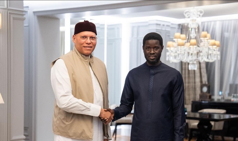 Rencontre à Doha : Bassirou Diomaye Faye échange avec Karim Wade sur le Sénégal Rencontre à Doha : Bassirou Diomaye Faye échange avec Karim Wade sur le Sénégal