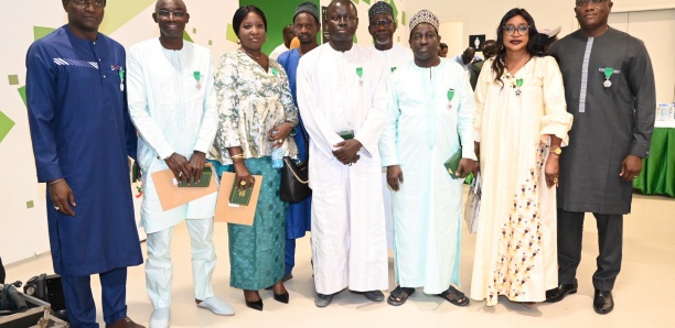 Distinction : douze agents de l’Adm élevés au rang d’ordres nationaux Distinction : douze agents de l’Adm élevés au rang d’ordres nationaux