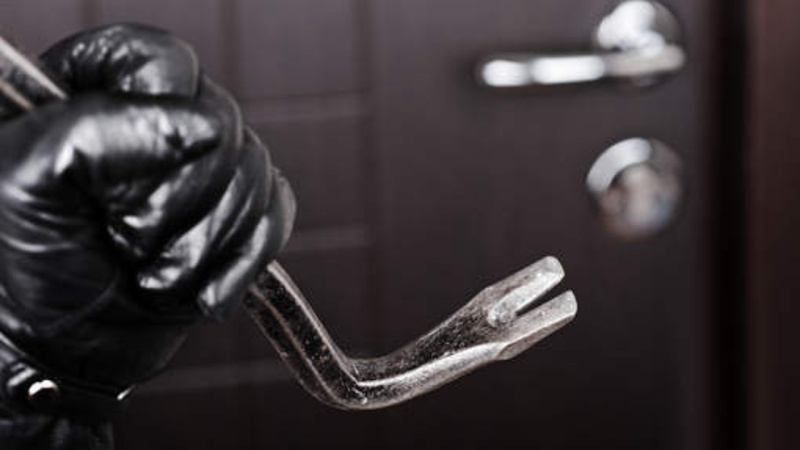 Linguère:cambriolage avorté des individus mettent le feu sur le domicile de l'imam de Diéri Birane Linguère:cambriolage avorté des individus mettent le feu sur le domicile de l'imam de Diéri Birane