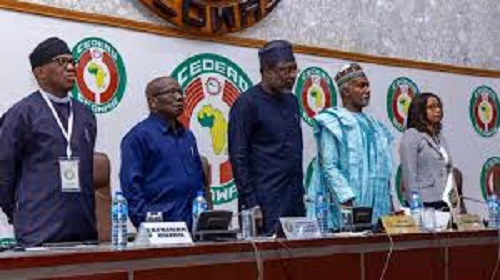 La CEDEAO confirme le retrait acté de l'AES, mais veut "maintenir ses portes ouvertes au dialogue" La CEDEAO confirme le retrait acté de l'AES, mais veut "maintenir ses portes ouvertes au dialogue"